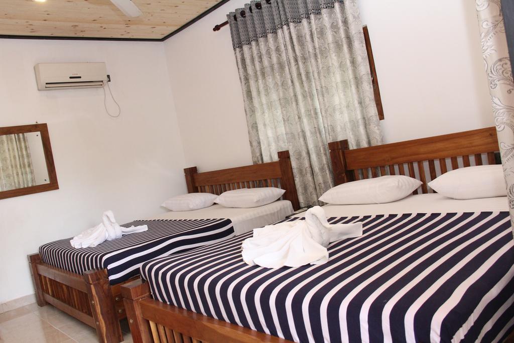 Eco Hotel Black & White - Anuradhapura Mihintale Esterno foto
