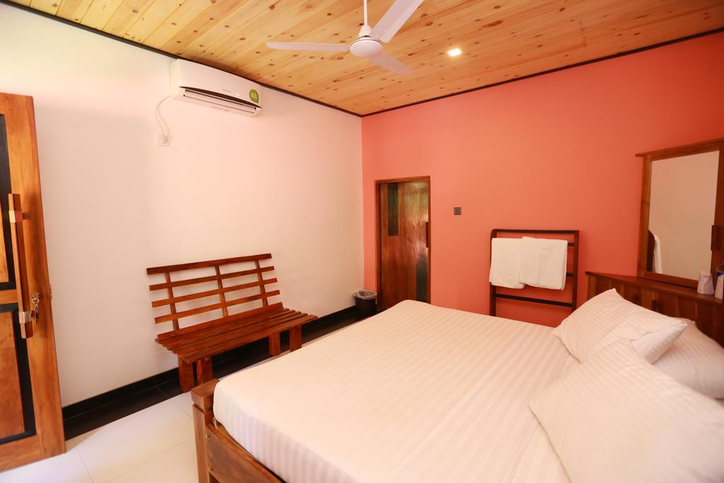Eco Hotel Black & White - Anuradhapura Mihintale Esterno foto