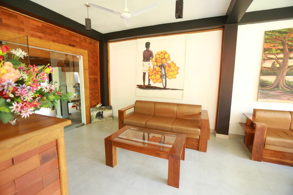 Eco Hotel Black & White - Anuradhapura Mihintale Esterno foto