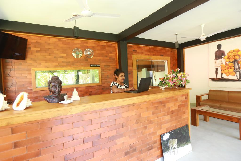 Eco Hotel Black & White - Anuradhapura Mihintale Esterno foto