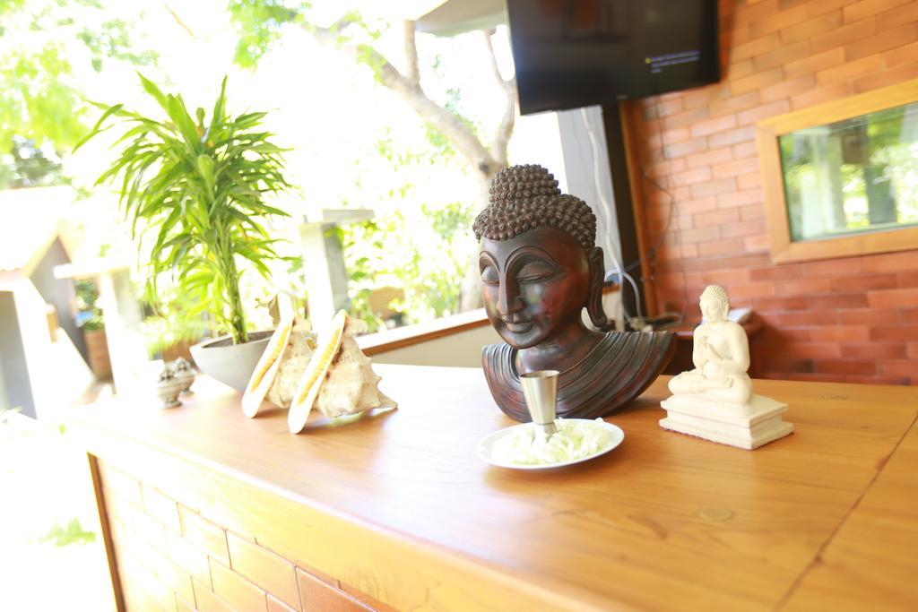Eco Hotel Black & White - Anuradhapura Mihintale Esterno foto
