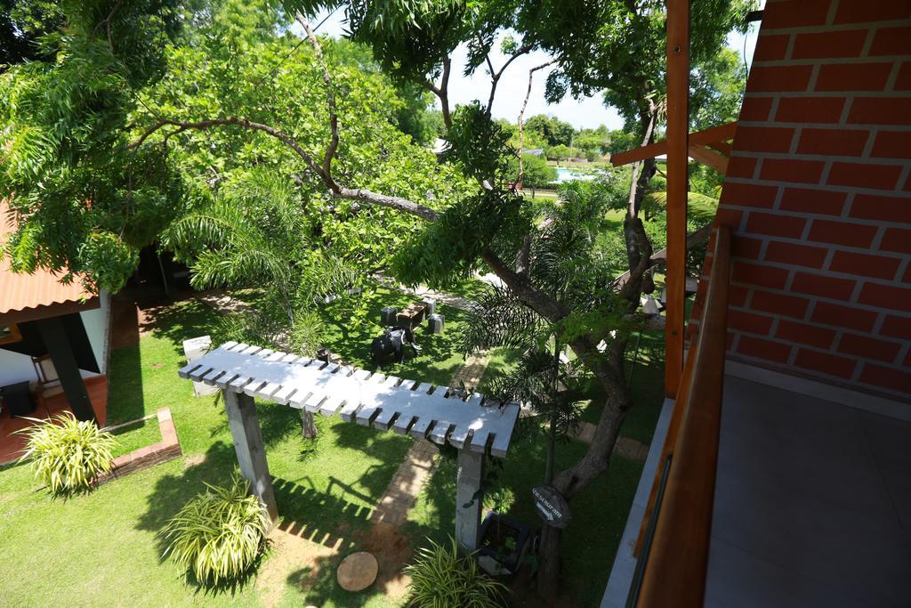 Eco Hotel Black & White - Anuradhapura Mihintale Esterno foto