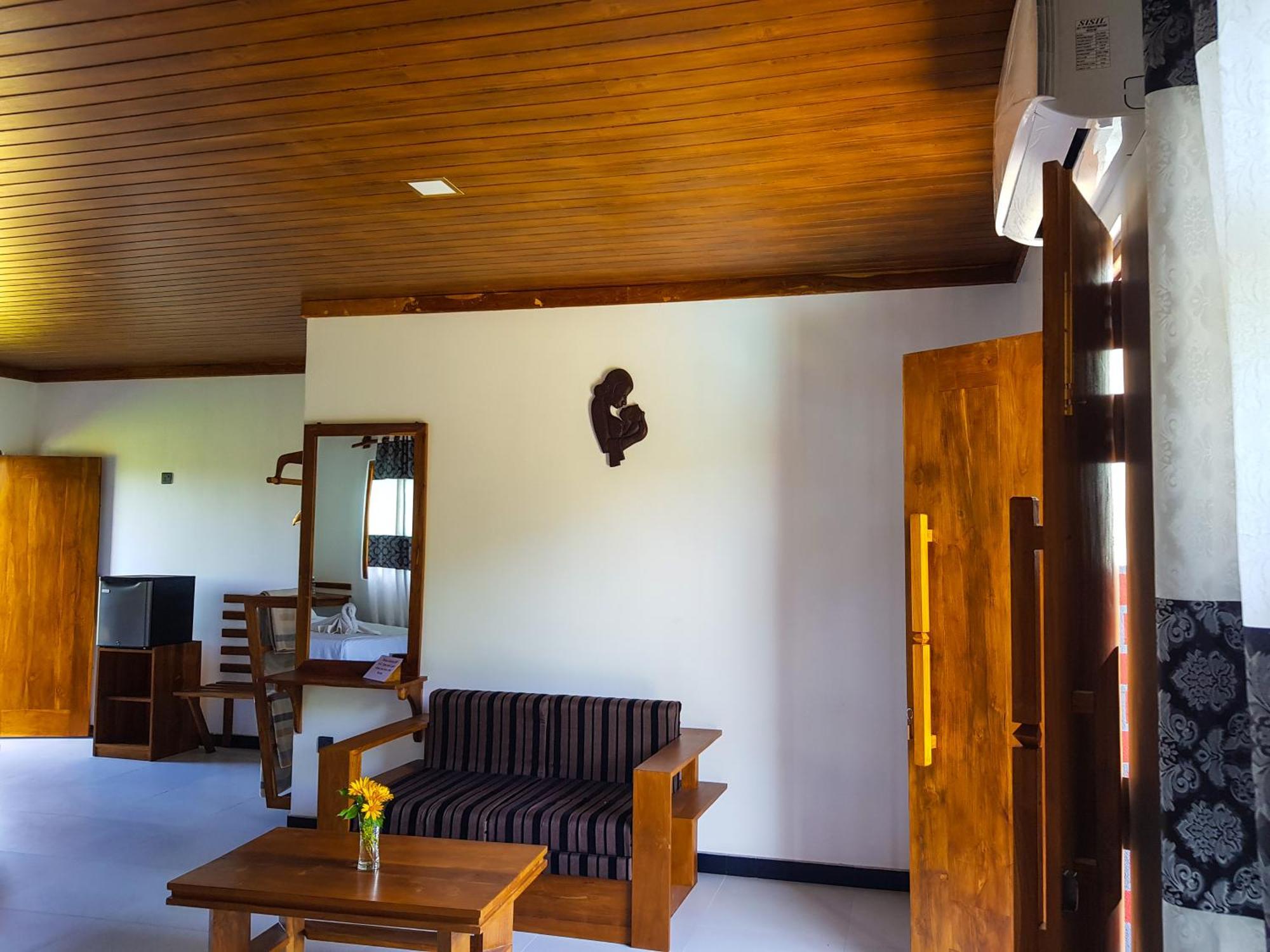 Eco Hotel Black & White - Anuradhapura Mihintale Esterno foto